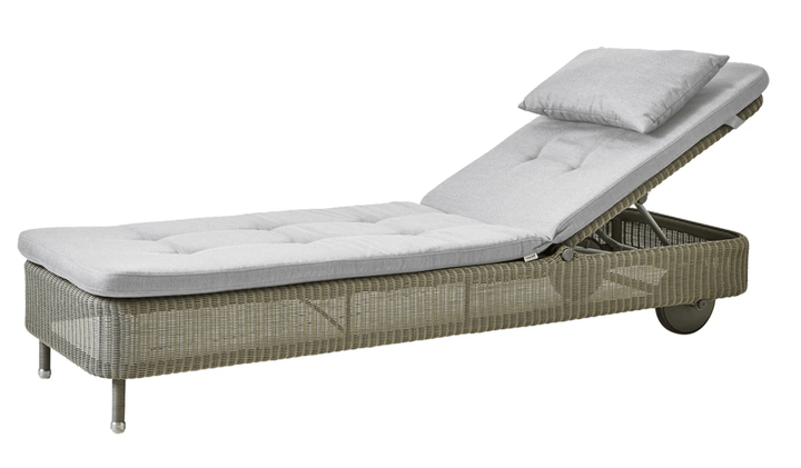 Presley Sunbed - Cane Line - Outdoor Furniture - Taupe - Light Grey Natté w/QuickDry & Airflow system - HORNE