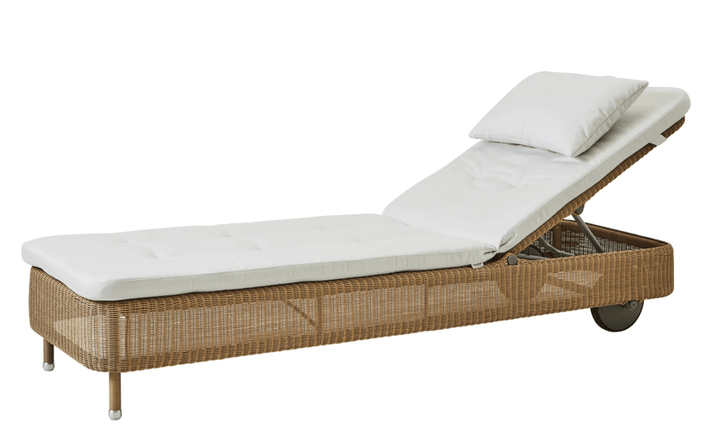 Presley Sunbed - Cane Line - Outdoor Furniture - Natural - White Natté w/QuickDry & Airflow system - HORNE