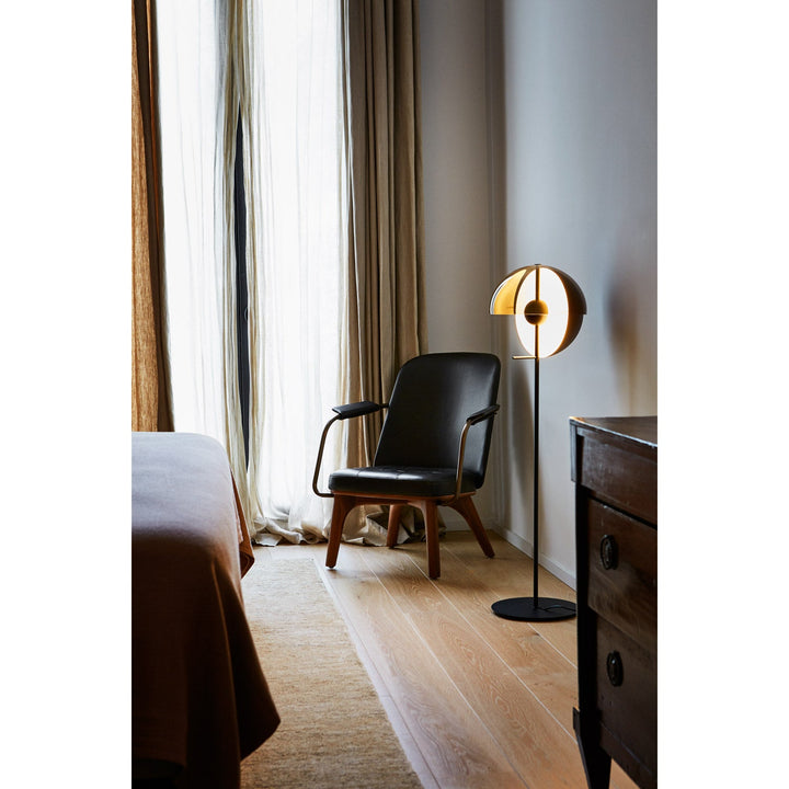 Theia P Floor Light