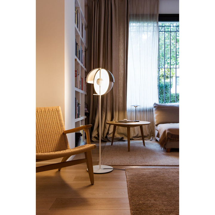 Theia P Floor Light