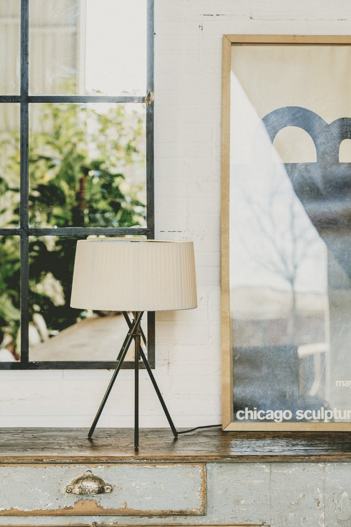 Trípode G6 Table Lamp - Santa & Cole - Table + Task - Bretona Stripe - HORNE